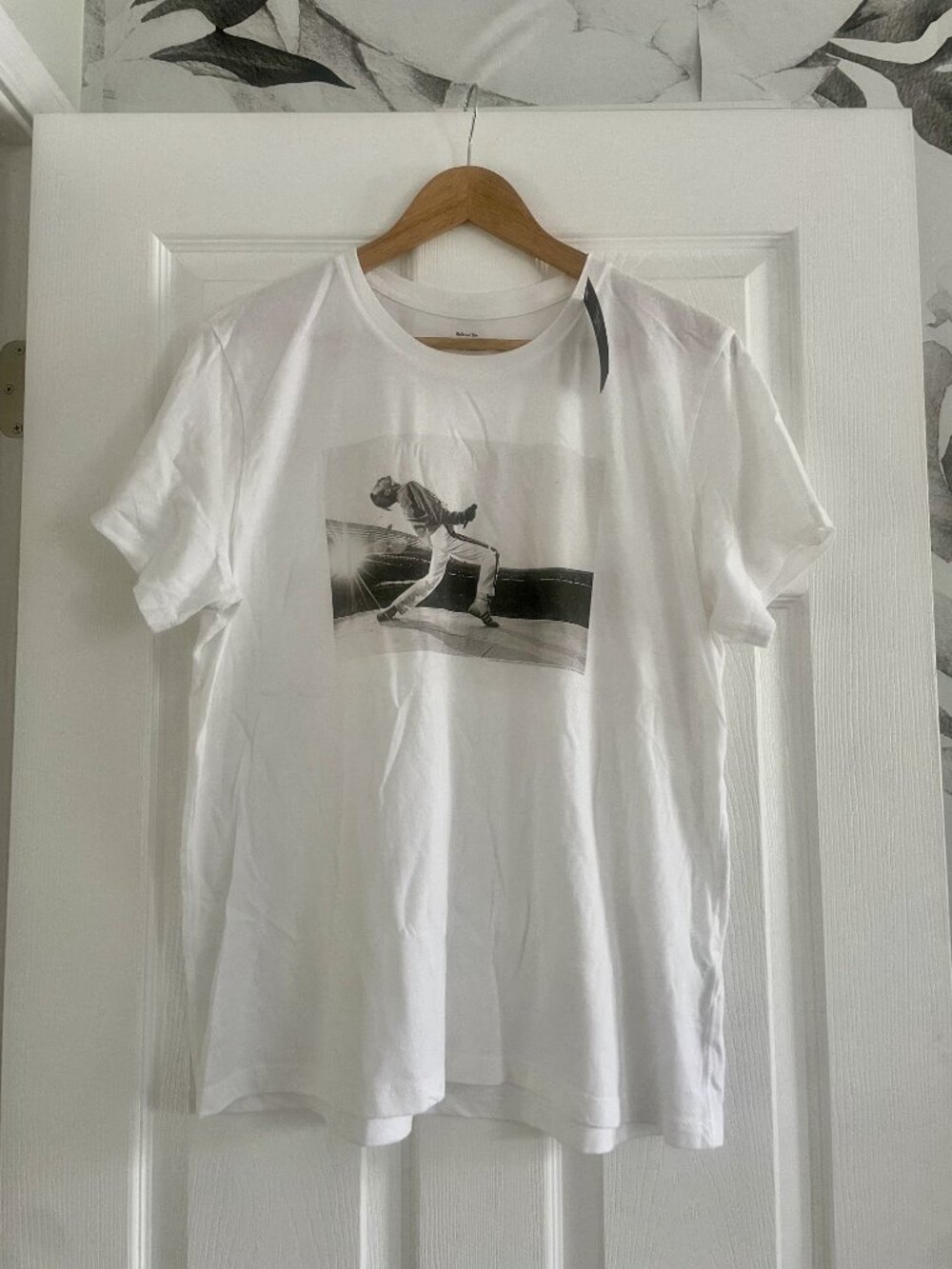 Abercrombie & Fitch Relaxed Tee – 2011 Concert Graphic (Size L)